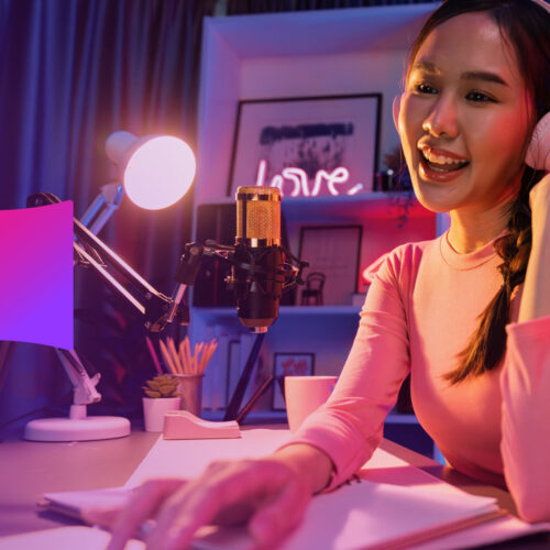 Female influencer that is doing a podcast